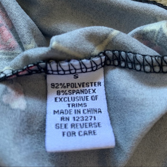 Off the Shoulder Black Floral Top - Picture 6 of 6